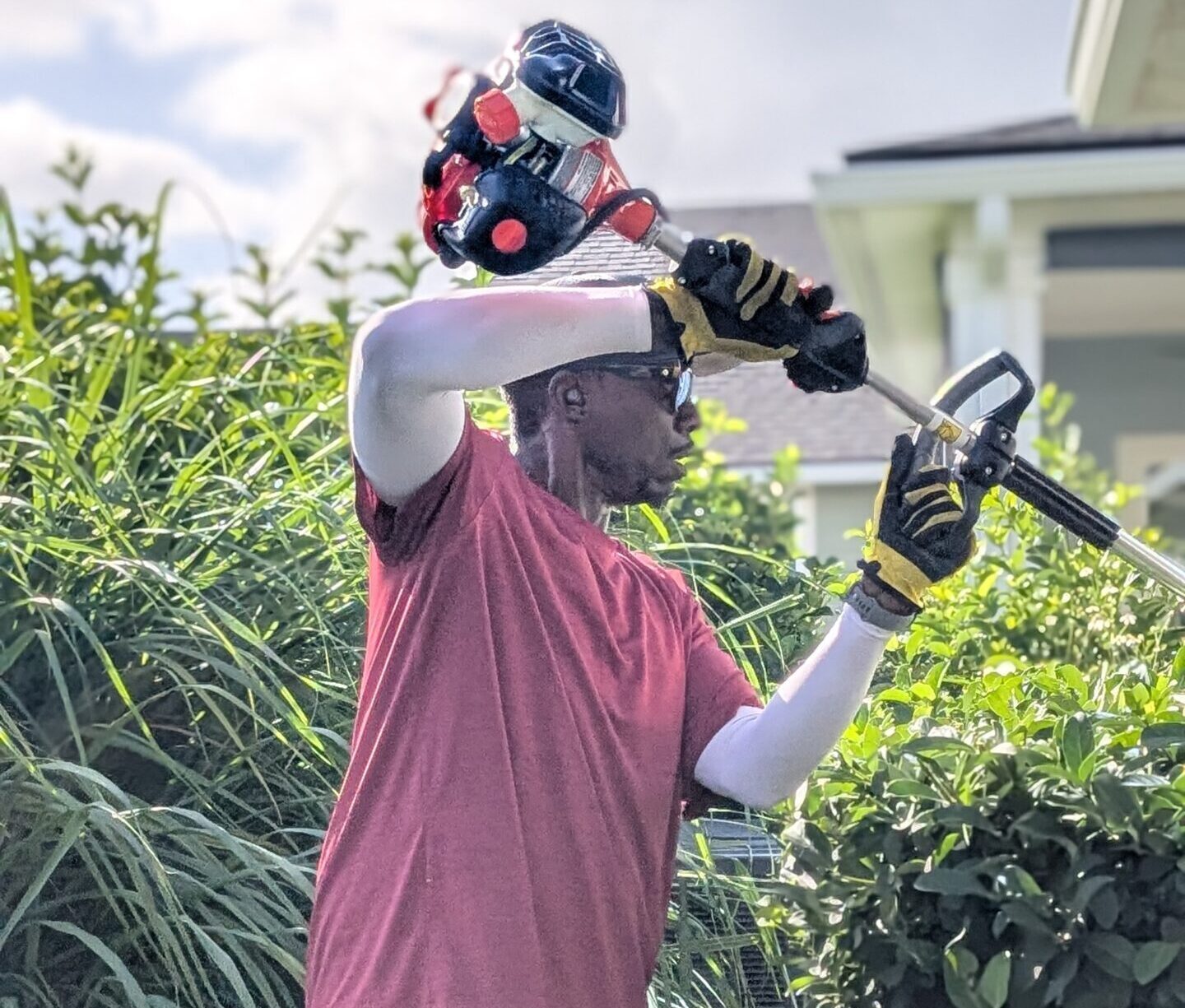 Expert Shrub Trimming Service - G&G Home Lawns Professional small shrub and tree trimming.