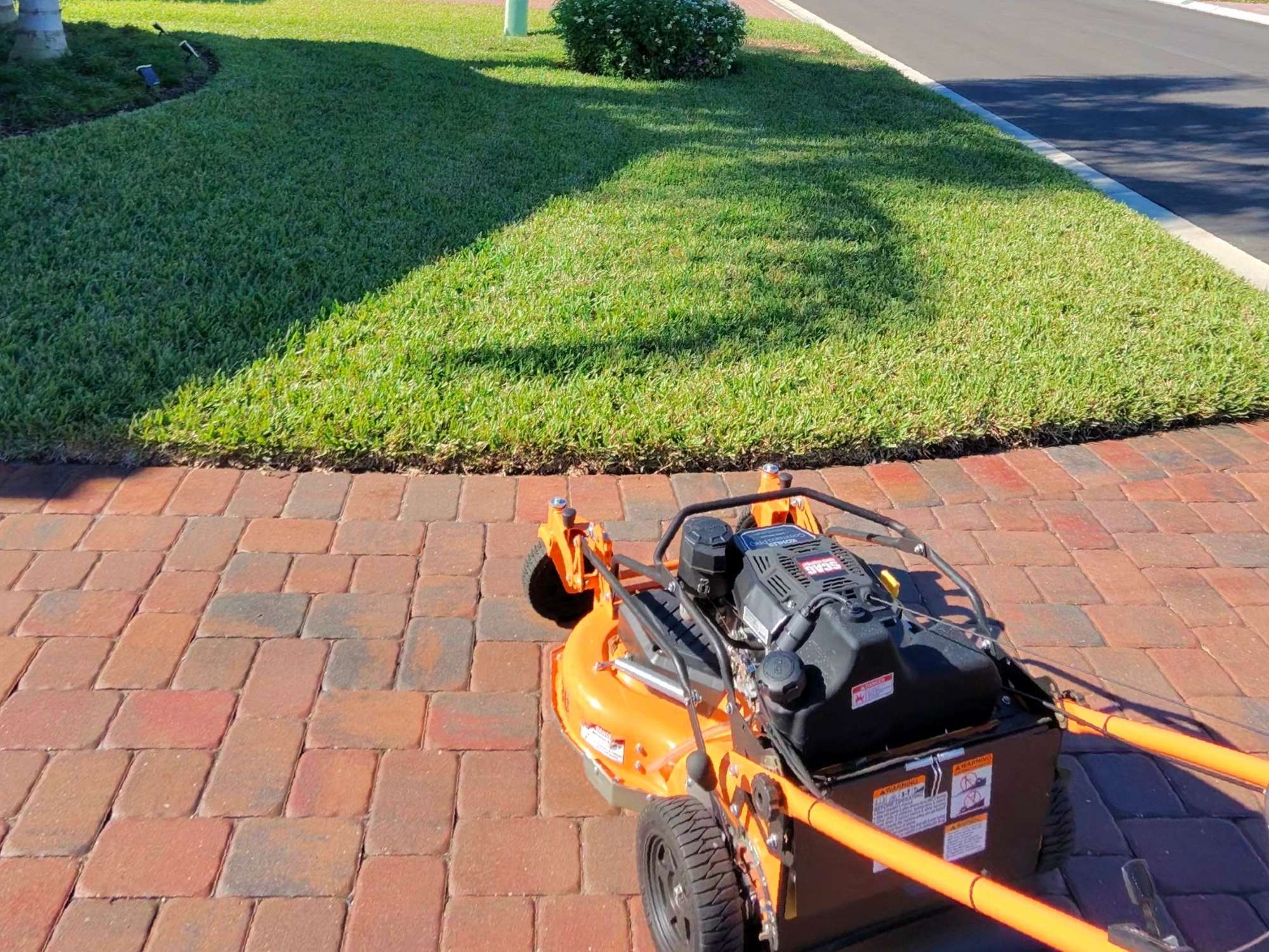 Professional Equipment for Reliable Lawn Care - G&G Home Lawns